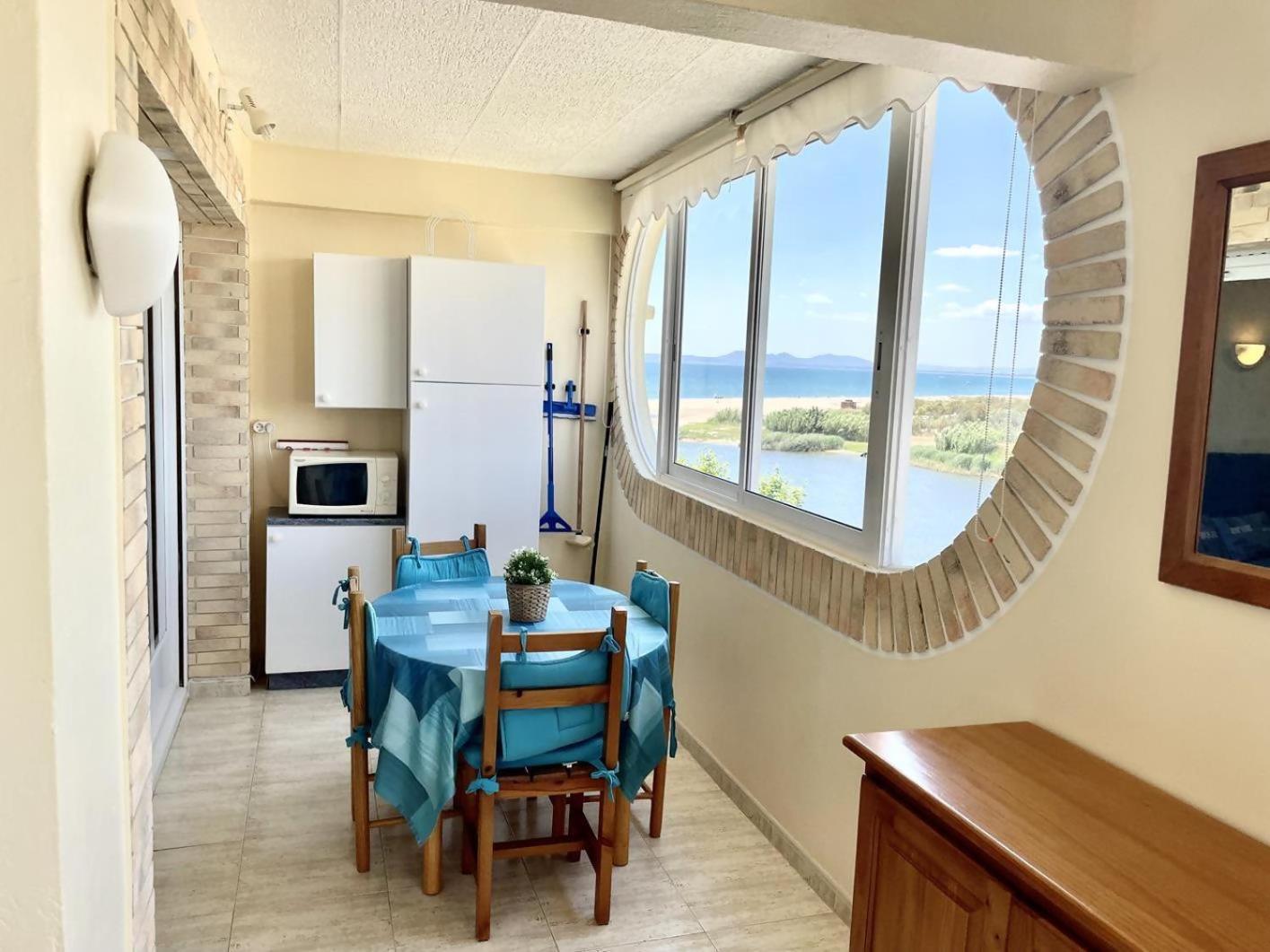 33Apartamento Soleado De Dos Habitaciones Empuriabrava Exterior photo