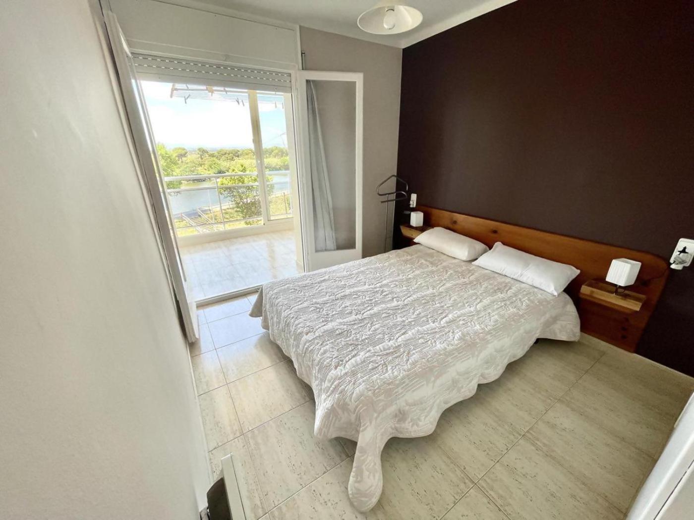 33Apartamento Soleado De Dos Habitaciones Empuriabrava Exterior photo