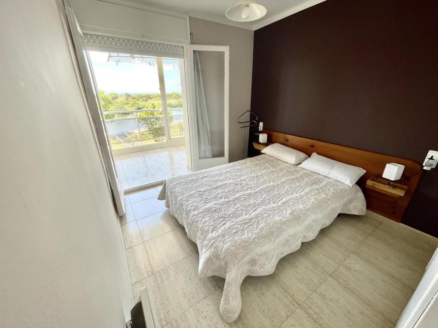 33Apartamento Soleado De Dos Habitaciones Empuriabrava Exterior photo